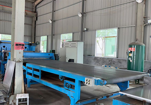 開(kāi)平機(jī)